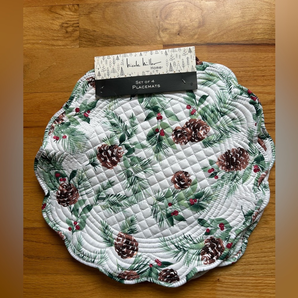 Nicole Miller Quilted Pinecone Placemats